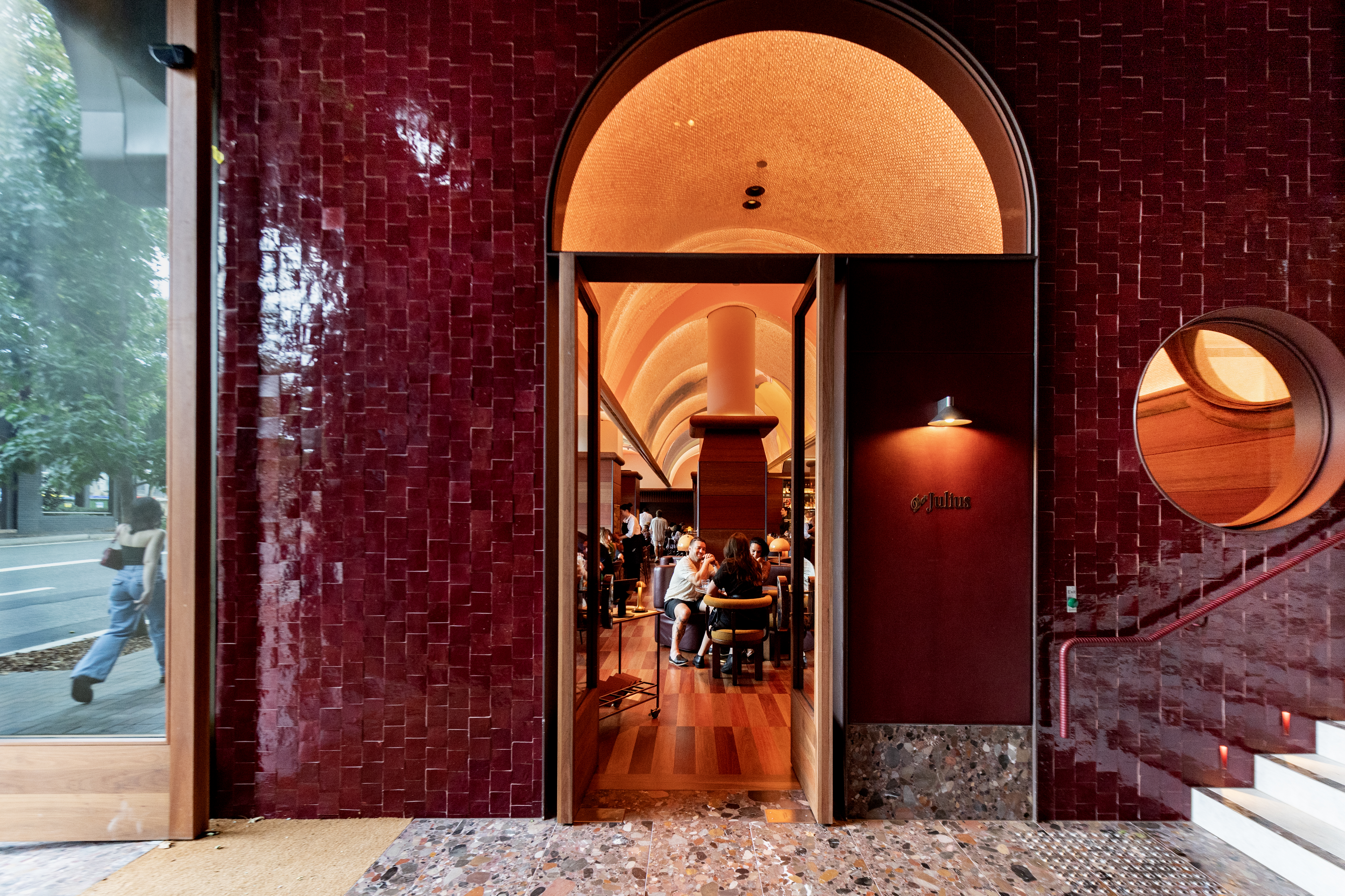Bar Julius